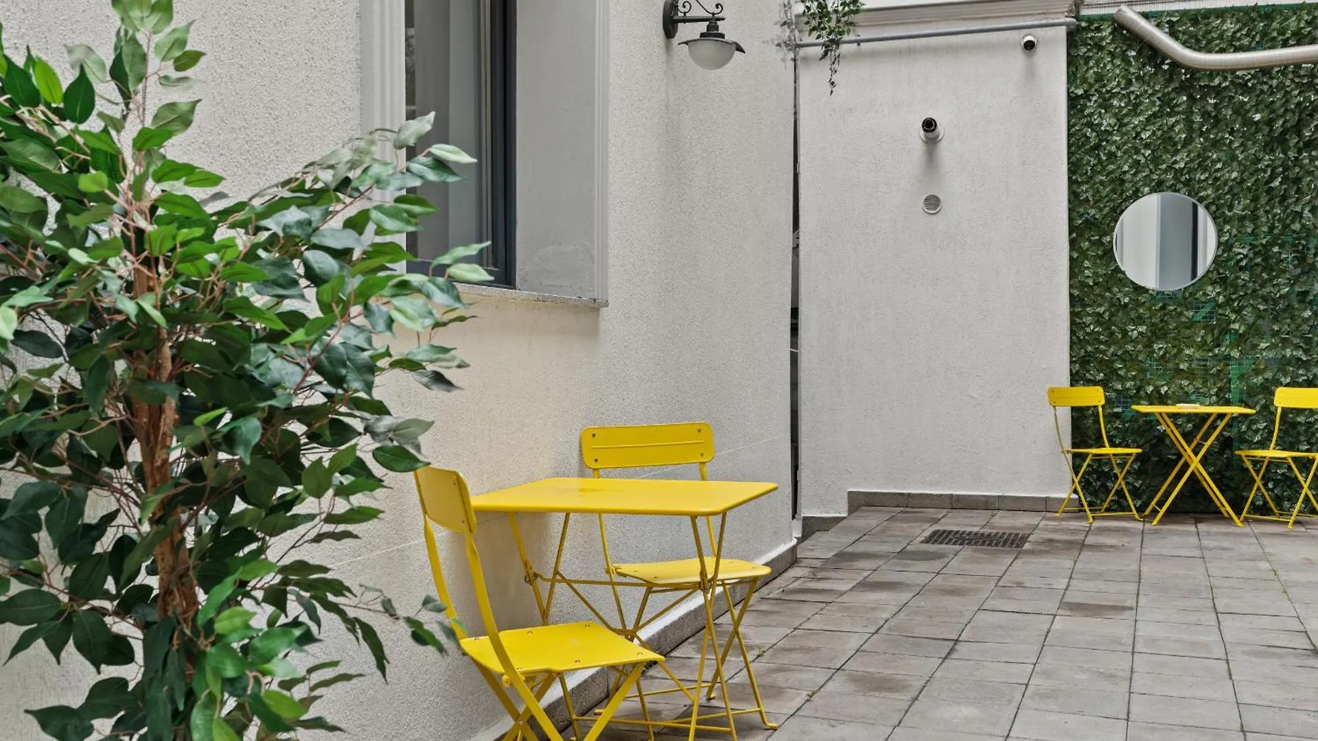 Continental Standard Studio Bukarest 0*,